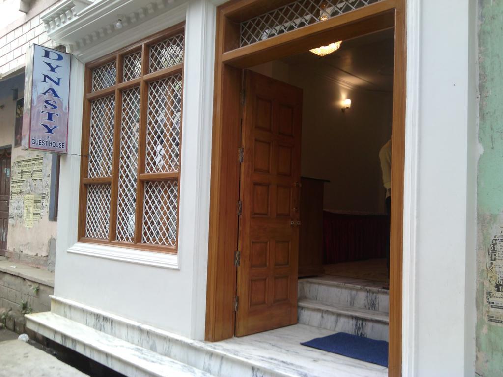 Dynasty Guest House Bénarès Extérieur photo
